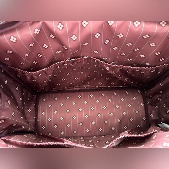 Lug Wine colored Carry On Bag new without tags, never used - Picture 9 of 10